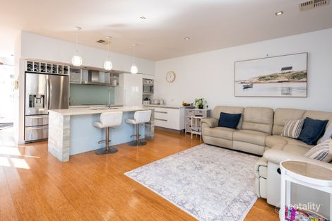 Property photo of 2/10 Rouen Avenue Paradise Point QLD 4216