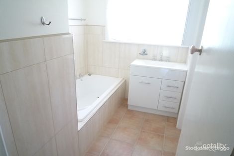 Property photo of 24 Hillview Avenue Mount Waverley VIC 3149