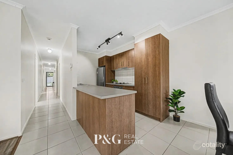 Property photo of 10 Cascade Way Pakenham VIC 3810