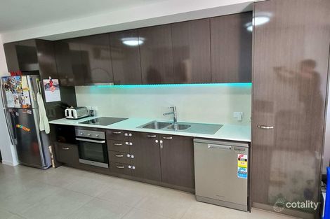 2/43 Lenneberg St, Southport, QLD 4215