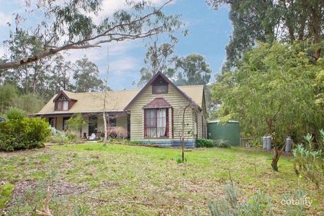 8 Hillcrest Dr, Mcmahons Creek, VIC 3799