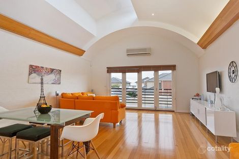 Property photo of 18 McGuire Crescent Williamstown VIC 3016