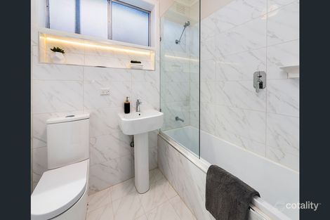 Property photo of 2/5A Gawler Court Mont Albert VIC 3127