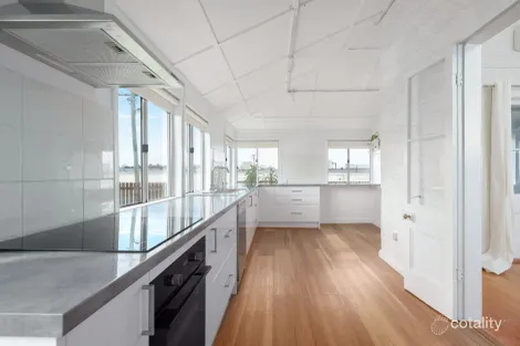 Property photo of 9 Dent Lane Gympie QLD 4570