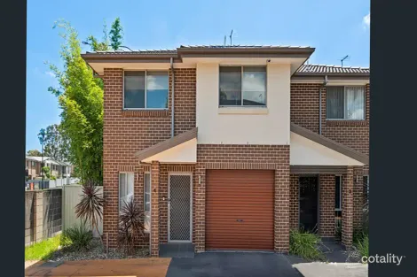 4/2 Muccillo St, Quakers Hill, NSW 2763