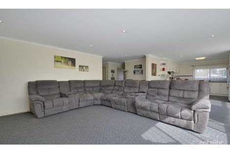 Property photo of 7 Sparks Lane Toongabbie VIC 3856