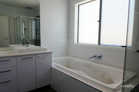Property photo of 8 Nirvana Avenue Officer VIC 3809