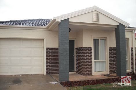 22/17 Crestmont Dr, Melton South, VIC 3338