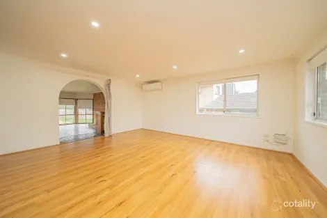 Property photo of 9 Hovell Court Cranbourne VIC 3977