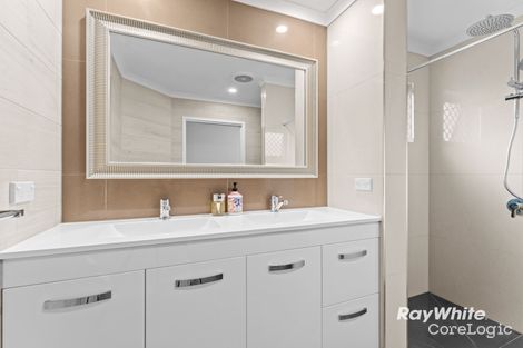 Property photo of 1/64 Castile Crescent Edens Landing QLD 4207