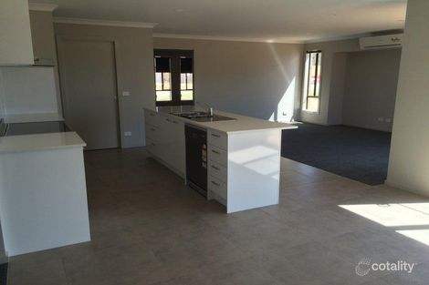 Property photo of 5 Lockwood Mews Kangaroo Flat VIC 3555