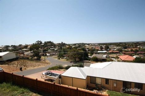 Property photo of 1 Hooper Place Australind WA 6233