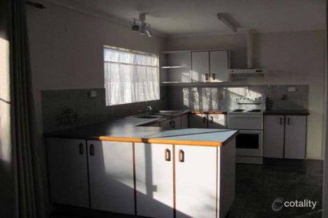Property photo of 73 Booth Avenue Tannum Sands QLD 4680