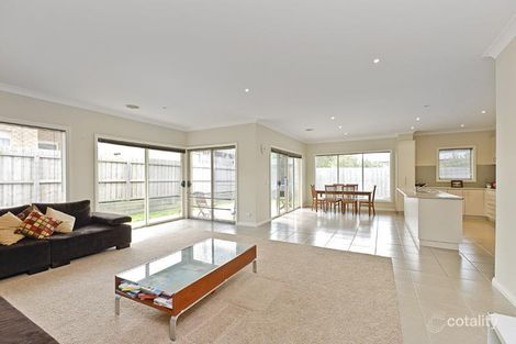 Property photo of 10 Nunan Court Highton VIC 3216