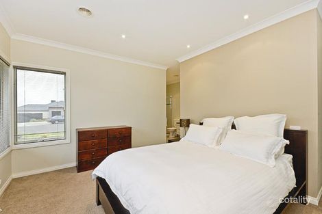 Property photo of 10 Nunan Court Highton VIC 3216