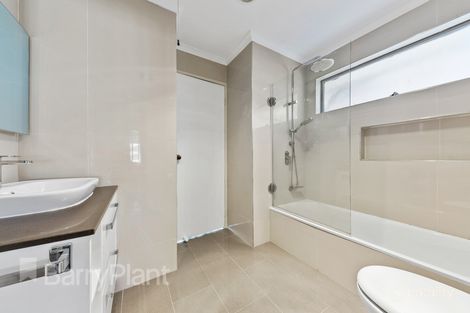 Property photo of 11 Elora Court St Albans VIC 3021