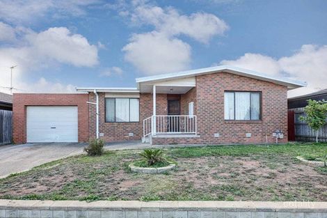 Property photo of 20 Cassinia Crescent Meadow Heights VIC 3048