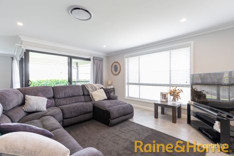 Property photo of 42 Hindmarsh Esplanade Dubbo NSW 2830