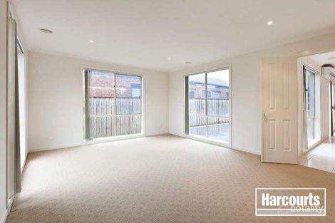 Property photo of 55 Pepperbush Circuit Cranbourne VIC 3977