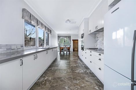 Property photo of 2 Bromley Close Ferntree Gully VIC 3156