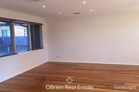 Property photo of 5 Oliver Court Narre Warren South VIC 3805