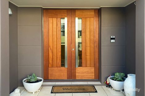 Property photo of 6023 Lucerne Circuit Hope Island QLD 4212