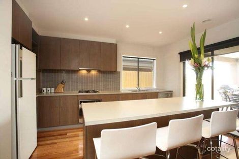 Property photo of 1 Kingston Drive Taylors Hill VIC 3037