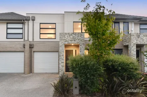 Property photo of 6 Grasslands Loop Keysborough VIC 3173