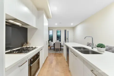 Property photo of 6 Grasslands Loop Keysborough VIC 3173