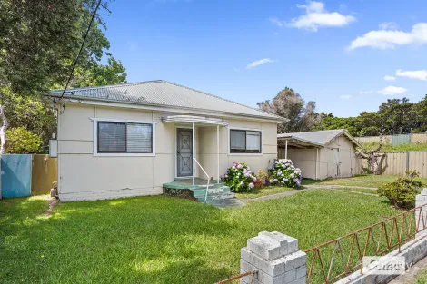 10-12 Soudan St, Fairy Meadow, NSW 2519