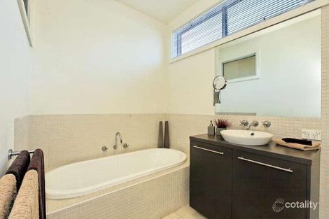 Property photo of 3 Cinnamon Link Pakenham VIC 3810