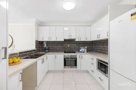 Property photo of 2/98 Indooroopilly Road Taringa QLD 4068