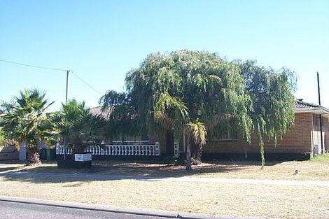 232 Fisher St, Cloverdale, WA 6105