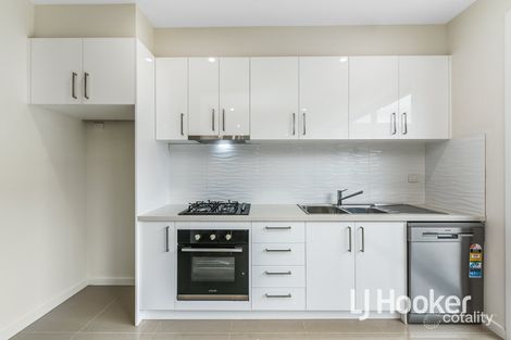 Property photo of 5 Autumn Crescent Carrum Downs VIC 3201
