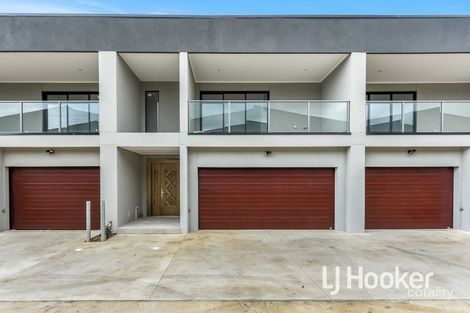 Property photo of 5 Autumn Crescent Carrum Downs VIC 3201