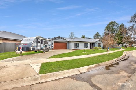 Property photo of 2 Monash Drive Porepunkah VIC 3740