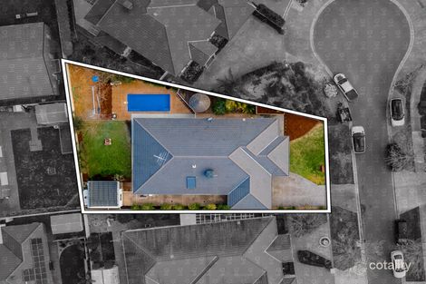 Property photo of 11 Carnarvon Close Taylors Lakes VIC 3038
