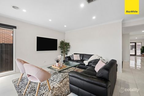 Property photo of 11 Fenway Street Strathtulloh VIC 3338