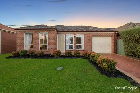 Property photo of 33 Kyneton Circuit Caroline Springs VIC 3023