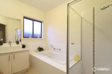 Property photo of 4 Maya Street Pakenham VIC 3810