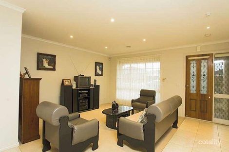 Property photo of 10 Verbena Court Cairnlea VIC 3023