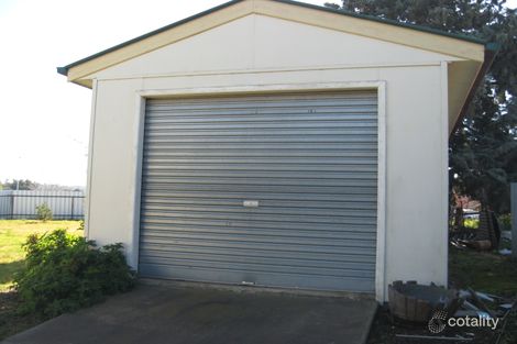 Property photo of 2 Lachlan Close Young NSW 2594