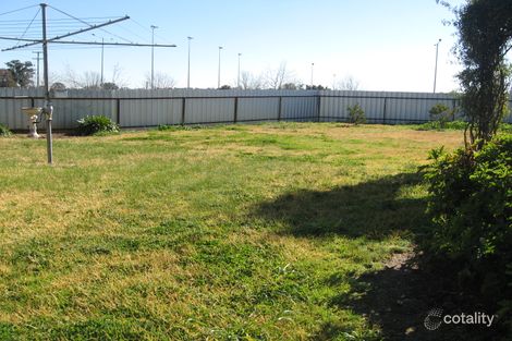 Property photo of 2 Lachlan Close Young NSW 2594