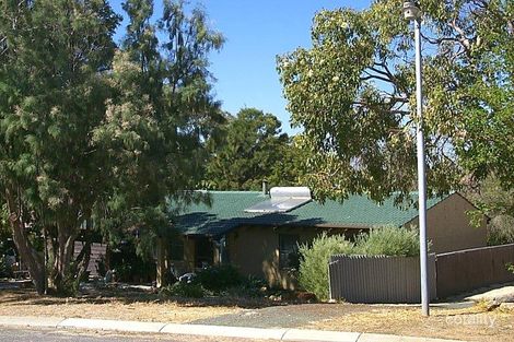 10 Trafford Ct, Craigie, WA 6025