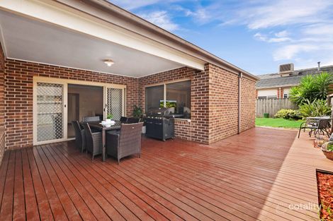 Property photo of 33 Pepperbush Circuit Cranbourne VIC 3977
