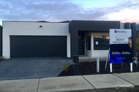 32 Highfield Dr, Mickleham, VIC 3064