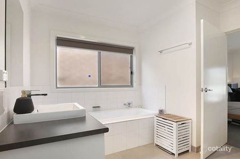Property photo of 3 Plover Street Lara VIC 3212