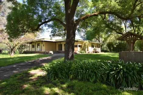 7 Whorouly Rd, Whorouly, VIC 3735