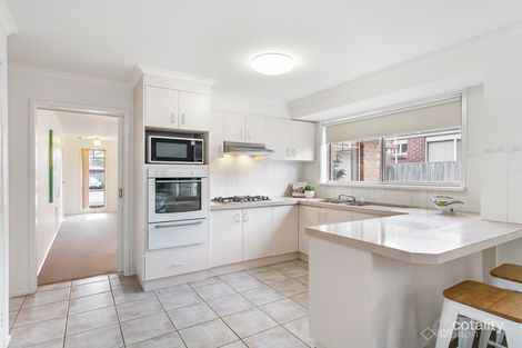 Property photo of 28 Euroa Avenue Berwick VIC 3806