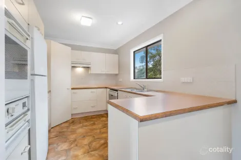 Property photo of 9 Burloo Crescent Ferny Hills QLD 4055